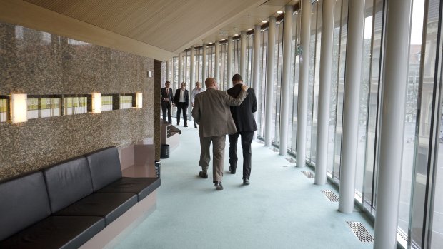 Lobbyverbod als regulering van het belangenverkeer