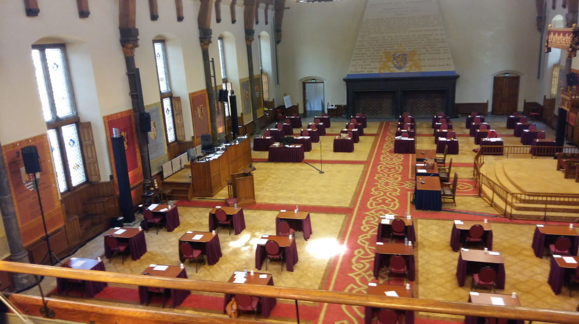Parlementaire armslag
