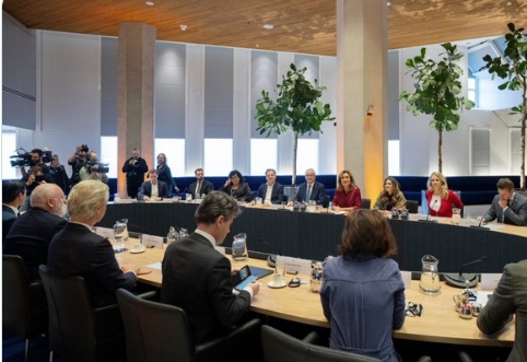 Blokje verloop van de kabinetsformatie